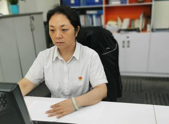 进口公司优秀党务工作者夏万华